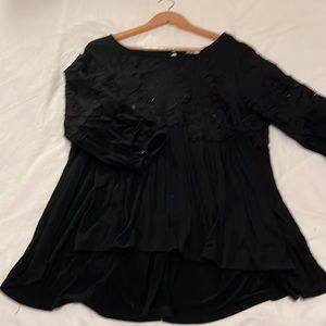 ANTHROPOLOGIE FLOWY BLACK FLORAL APPLIQUÉE KNIT BLOUSE